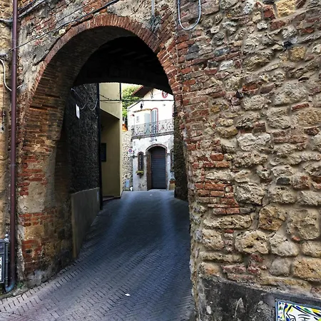 Pozzo 2e 3 Apartment *